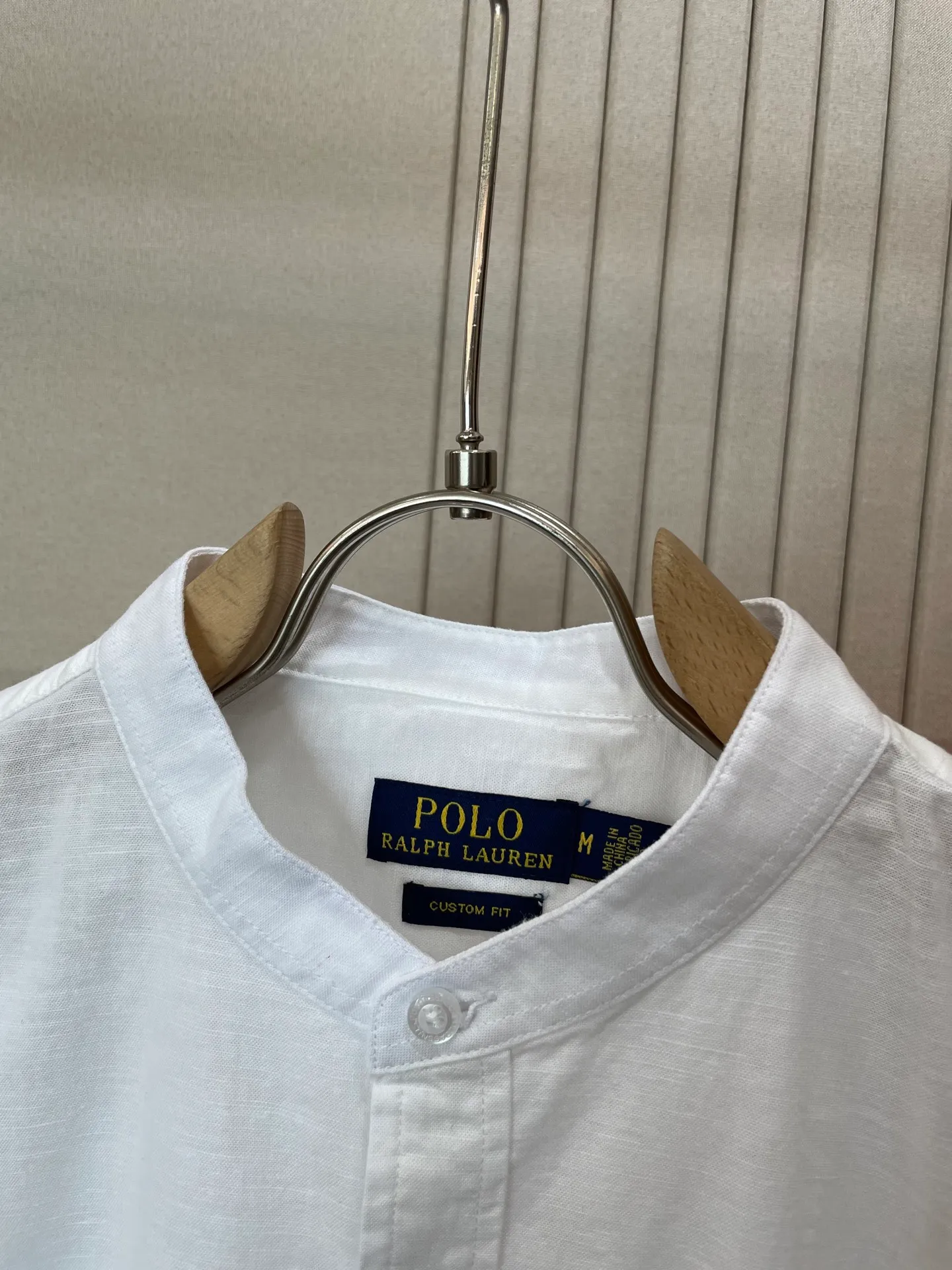 P220 🌸🌸🌸 POLO Ralph Lauren [High Quality] Classic shirt! The classic casual shirt made of pure cotton and linen has a unique design. It has a simple, clean and classic silhouette. It is a versatile style that can be switched at will. The fabric feels soft and delicate, highly breathable, and is close to the skin and comfortable to wear. It can be worn alone as an inner layer. Its versatile performance is beyond your imagination! The upper body of the ready-to-wear is simple and classic yet elegant! Size:M-XXL